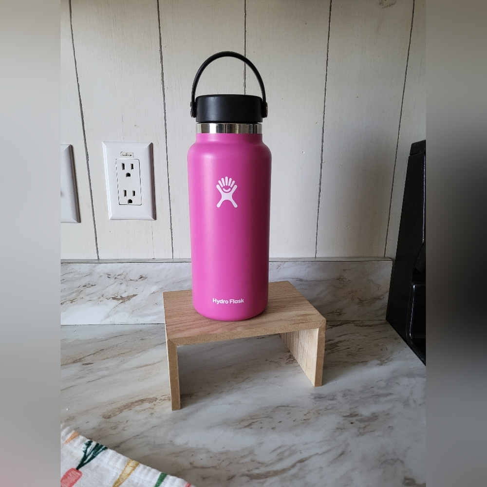 Pink Hydroflask 32 oz Carnation Hydroflask